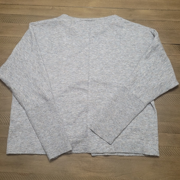 Reitmans Open front, loose fit sweater, size large - Picture 3 of 5